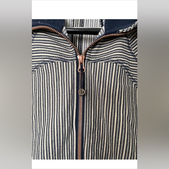 Lululemon Women’s Define Jacket - Picture 3 of 4